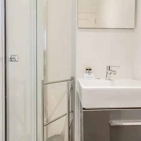 Tram Hideaway | Bica Apartment